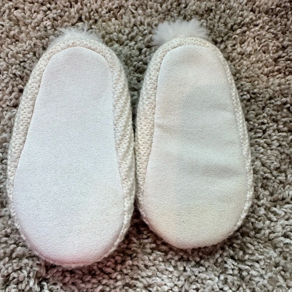 Baby girls White Bunny slippers shoes house slippers size 0-6 months
